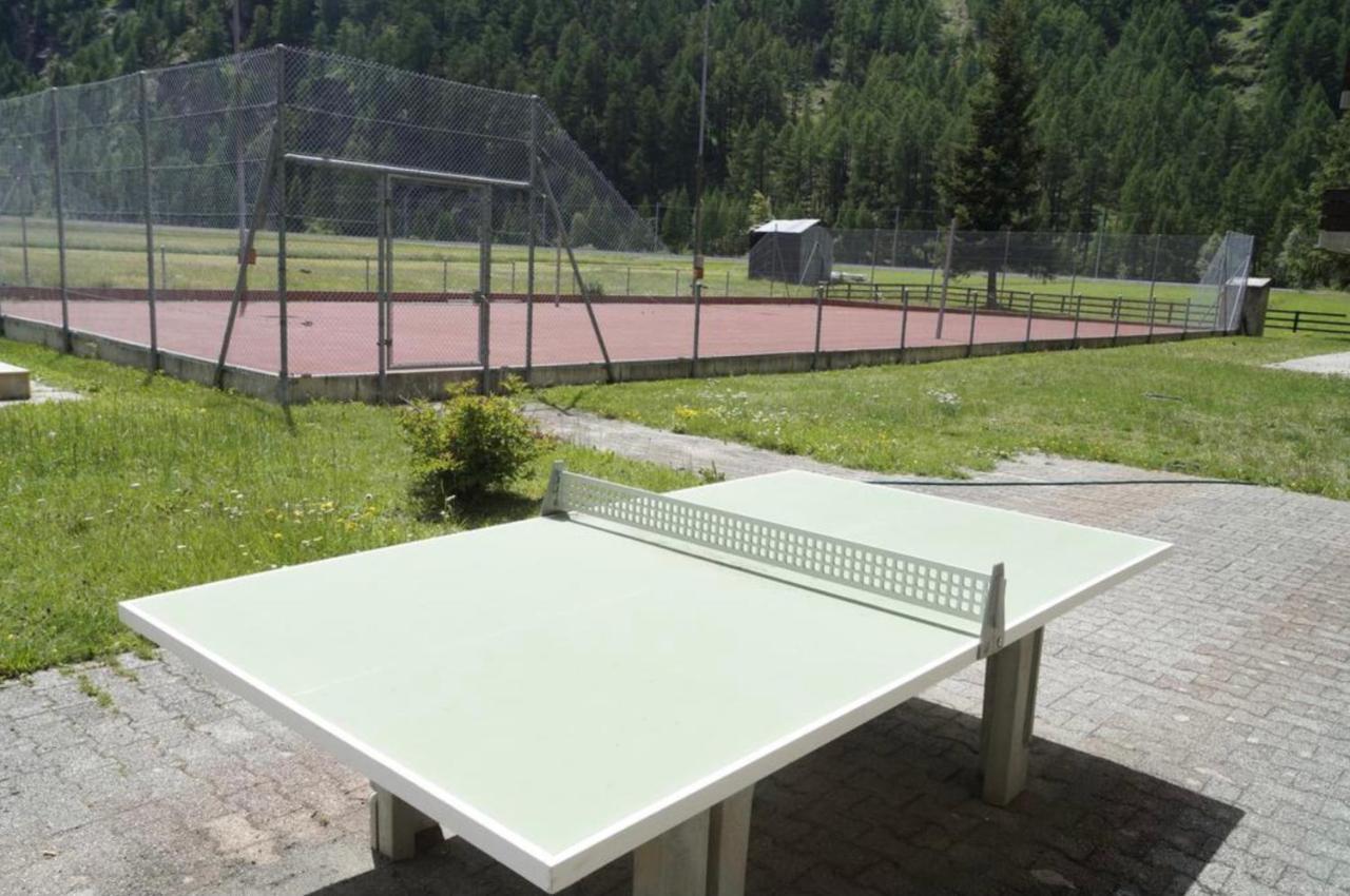 Moderne Dachwohnung Naehe Zermatt Mit Balkon Täsch Exterior foto