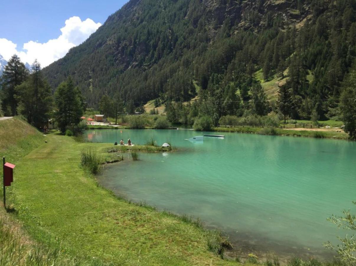Moderne Dachwohnung Naehe Zermatt Mit Balkon Täsch Exterior foto